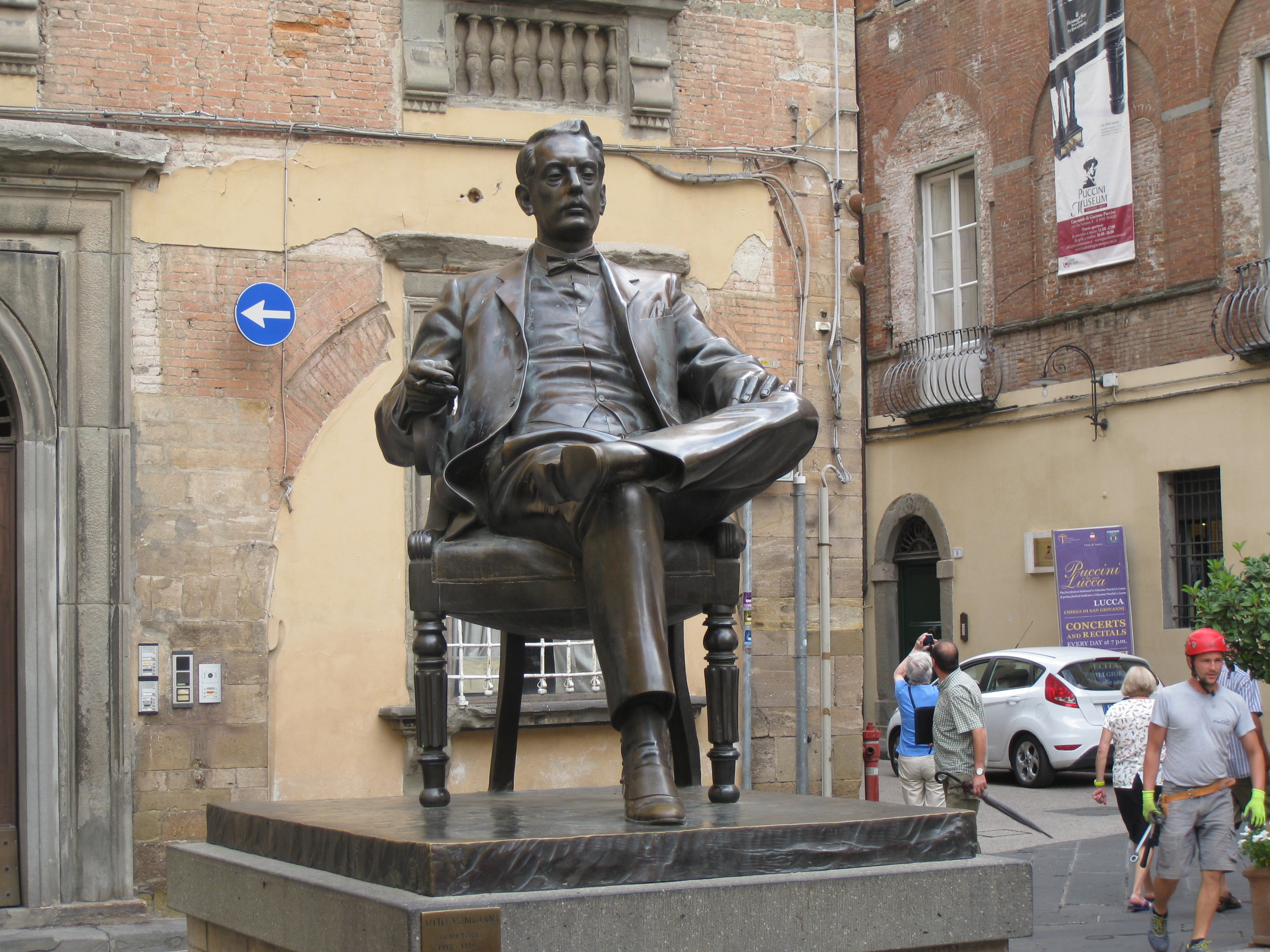 The composer Puccini lived here.